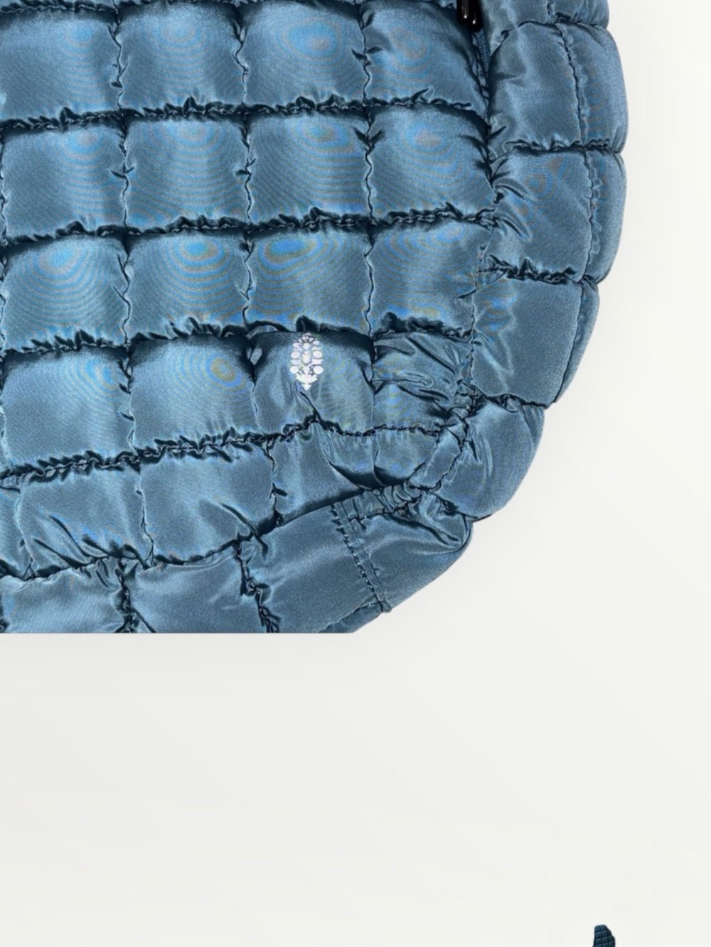 NWT Free People x FP Movement Quilted Carryall Bag in Teal - Picture 7 of 10